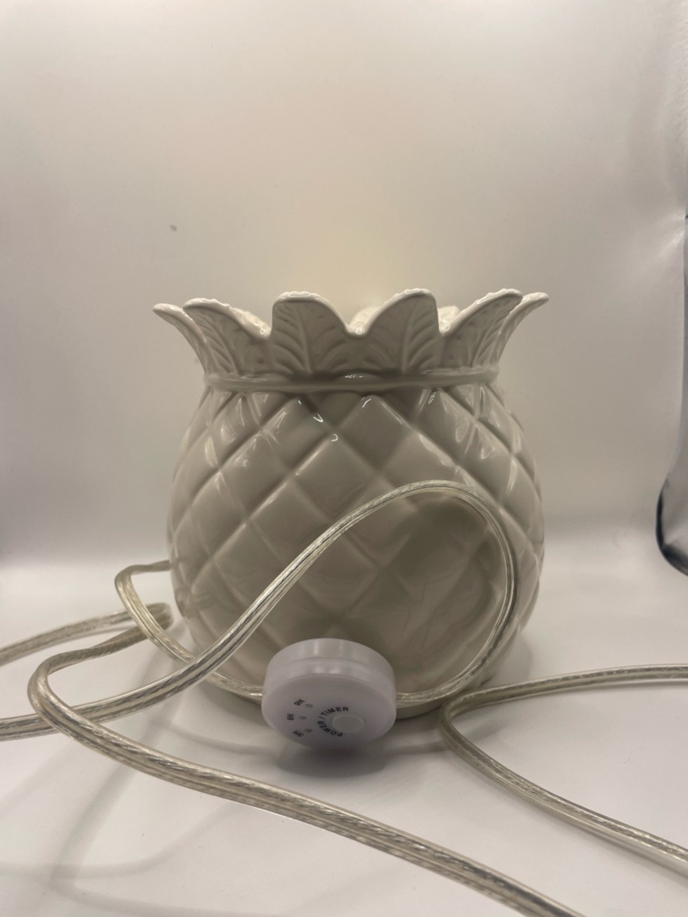 Yankee Candle Ceramic Pineapple W/Timer Scenterpiece Easy Melt Warmer bday cake